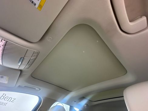 Used 2021 Mercedes-Benz GLC 300 image 32