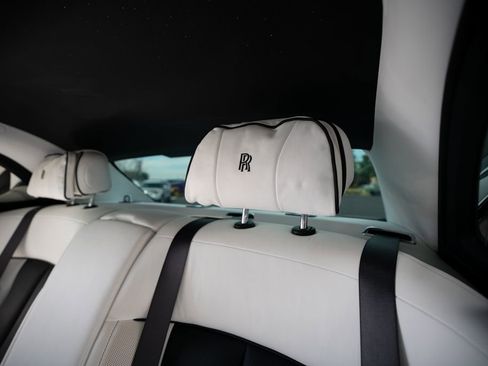 Used 2022 Rolls-Royce Phantom Sedan w/ The Phantom Package RWD image 50
