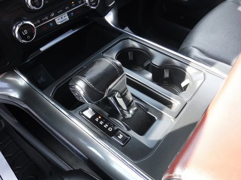 Used 2021 Ford F150 Lariat w/ Max Trailer Tow Package image 20