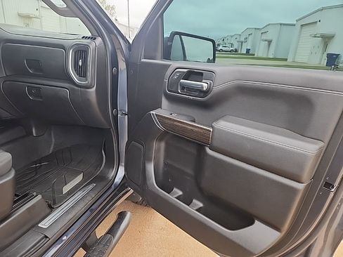 Used 2022 Chevrolet Silverado 1500 LT w/ Bed Protection Package AWD/4WD image 18
