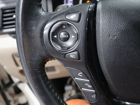 Used 2017 Honda Pilot Touring image 35