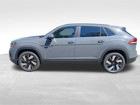 New 2026 Volkswagen Atlas Cross Sport SE image 2