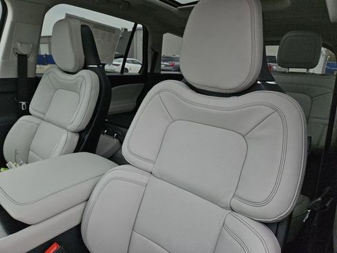 New 2026 Lincoln Aviator Reserve image 18