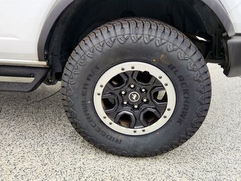 Used 2023 Ford Bronco Big Bend w/ Sasquatch Package AWD/4WD image 9