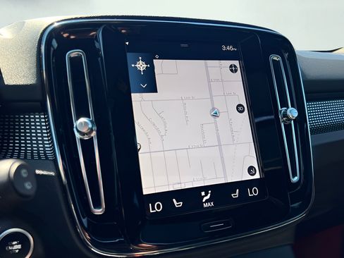 Used 2019 Volvo XC40 T5 R-Design AWD/4WD image 43