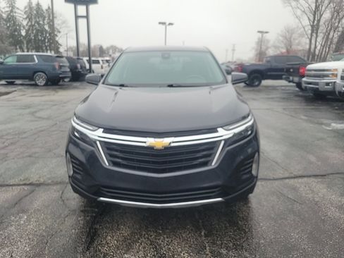 Used 2023 Chevrolet Equinox LT image 2