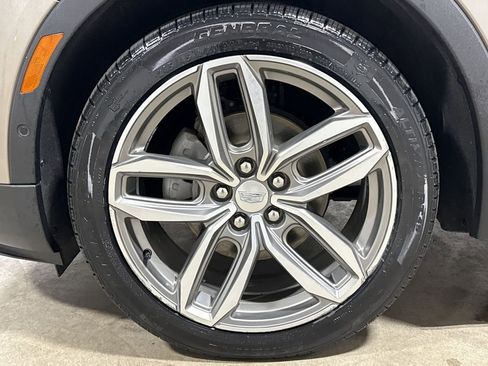 Used 2023 Cadillac XT4 Sport w/ Enhanced Visibility Package image 28