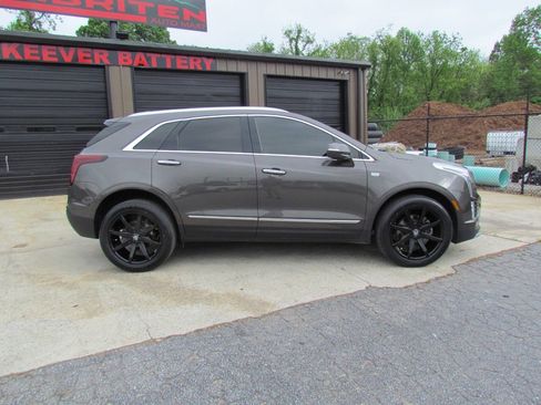 Used 2020 Cadillac XT5 Premium Luxury FWD image 9