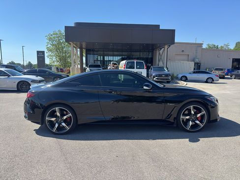 Used 2018 INFINITI Q60 Red Sport 400 w/ Sensory Package 3.0T Sport AWD/4WD image 3