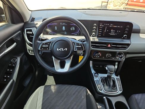 Used 2026 Kia Seltos LX AWD/4WD image 9