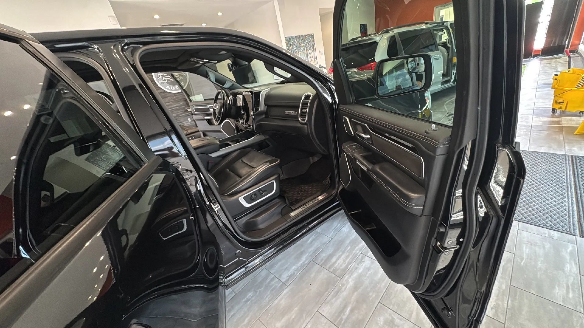 Used 2021 RAM 1500 Laramie AWD/4WD image 31