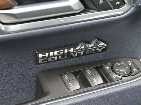 Used 2026 Chevrolet Silverado 1500 High Country AWD/4WD image 12