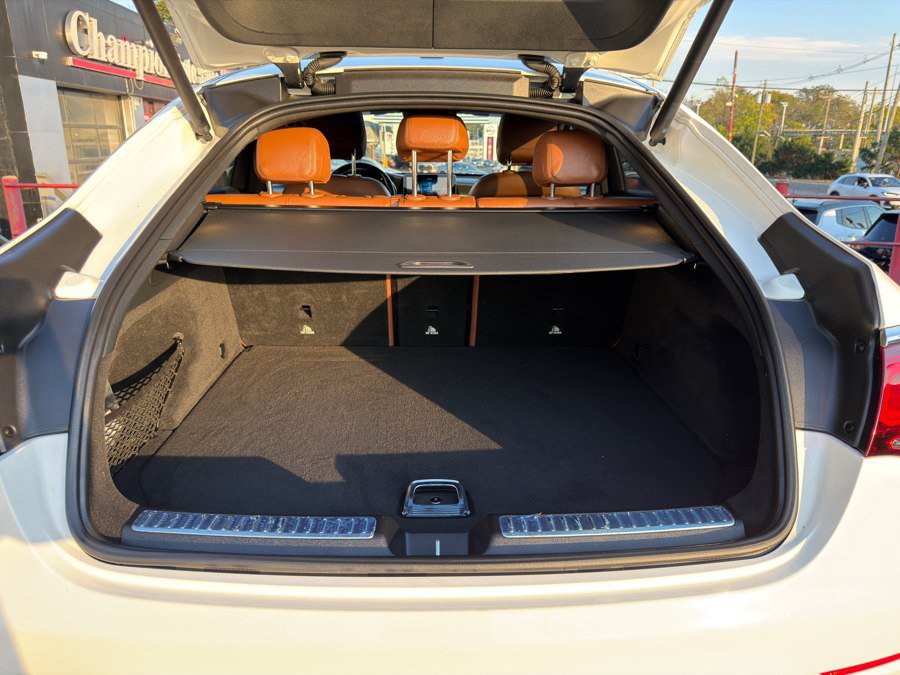 Used 2020 Mercedes-Benz GLC 300 4MATIC Coupe image 18