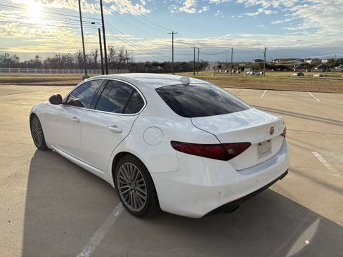 Used 2018 Alfa Romeo Giulia Ti w/ Quick Order Package 22Z Lusso image 3