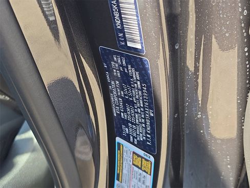 New 2026 Kia Carnival LXS image 32