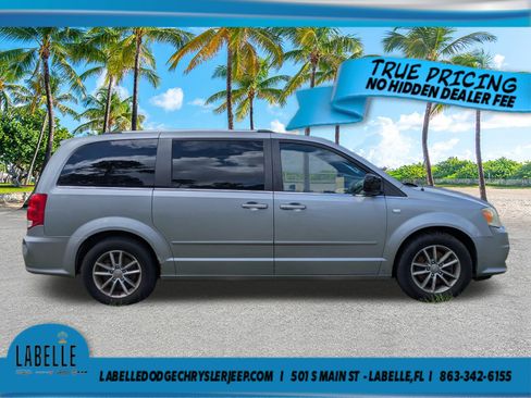 Used 2014 Dodge Grand Caravan SXT FWD image 3