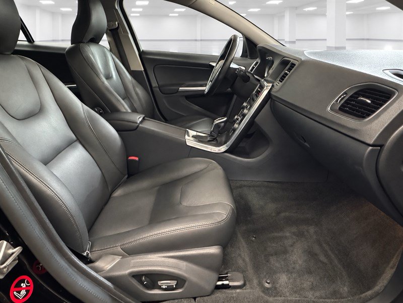 Used 2015 Volvo V60 T5 Premier FWD image 24