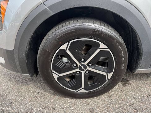 Used 2026 Kia Niro LX FWD image 29