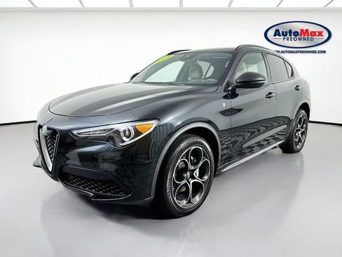 Used 2023 Alfa Romeo Stelvio Ti AWD/4WD image 5