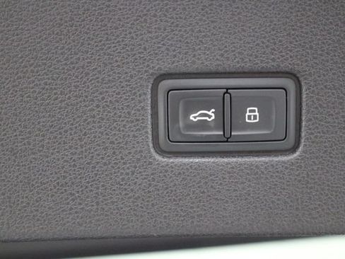 Used 2022 Audi Q8 Premium Plus w/ Premium Plus Package AWD/4WD image 47