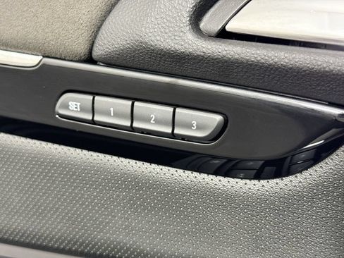 Used 2016 Chevrolet SS RWD image 27