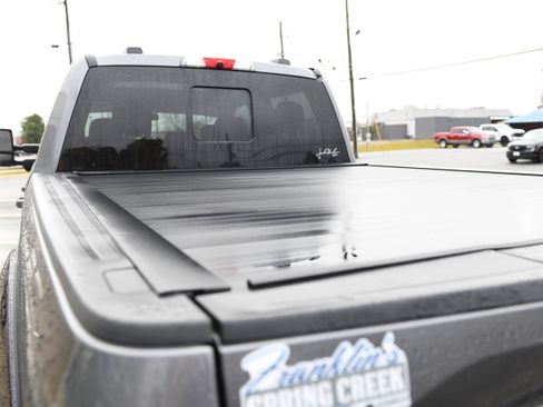 Used 2022 Ford F250 Lariat w/ Black Appearance Package image 17