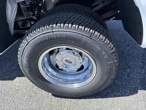 New 2026 Ford F350 XLT w/ XLT Premium Package AWD/4WD image 19