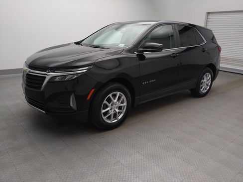 Used 2023 Chevrolet Equinox LT image 2