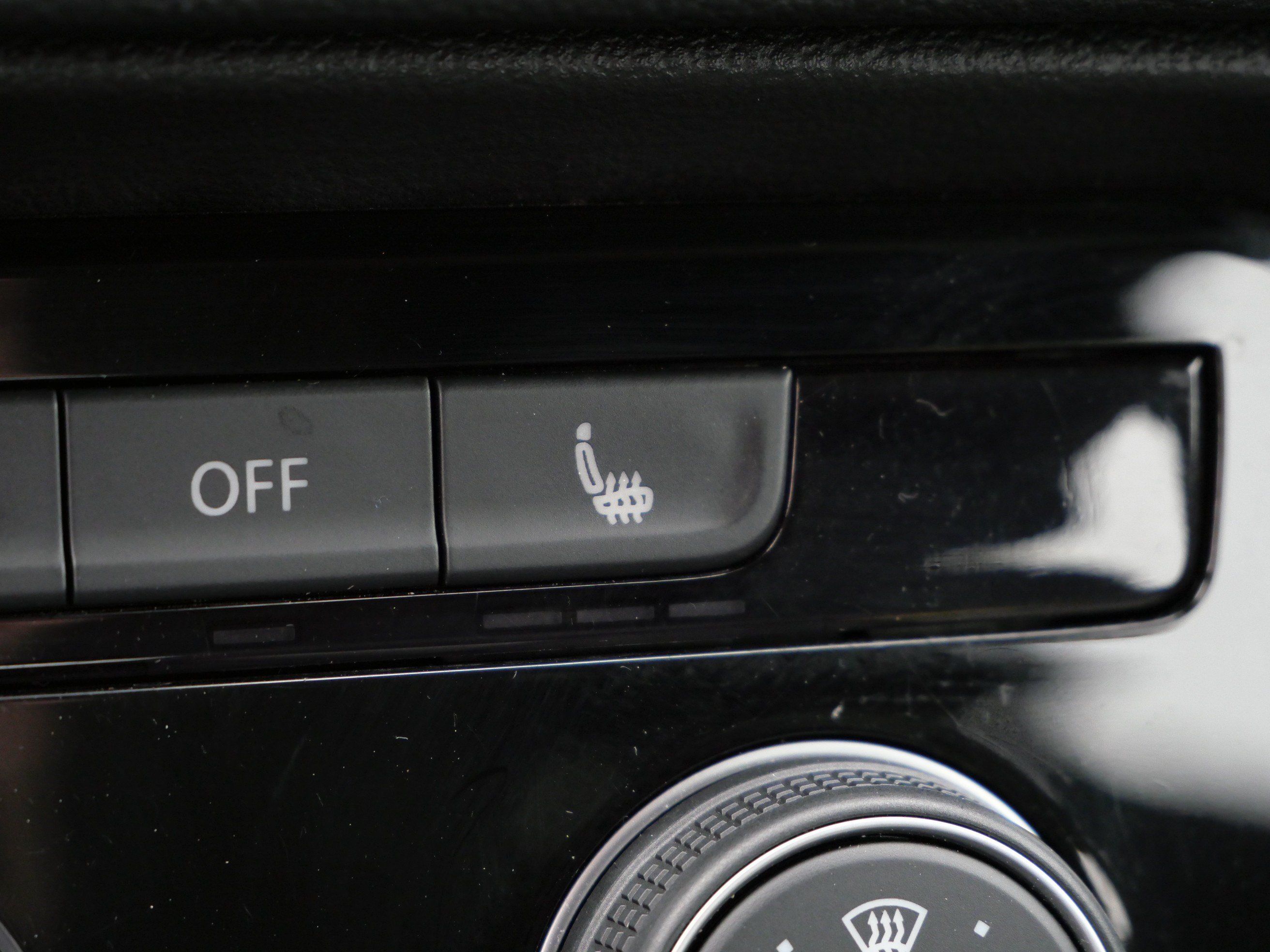 Certified 2024 Volkswagen Taos S AWD/4WD image 31