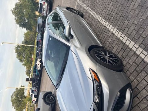 Used 2023 Toyota Camry SE FWD image 3
