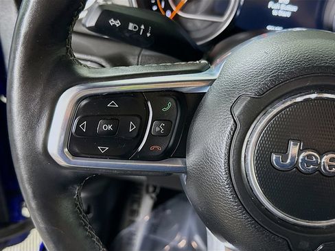 Used 2018 Jeep Wrangler Unlimited Sahara w/ Dual Top Group AWD/4WD image 21