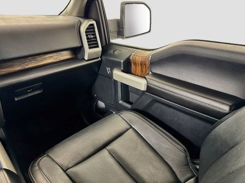 Used 2018 Ford F150 Lariat w/ Equipment Group 502A Luxury AWD/4WD image 24
