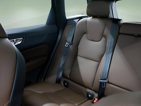 New 2024 Volvo XC60 T8 Plus w/ Protection Package Premier image 25