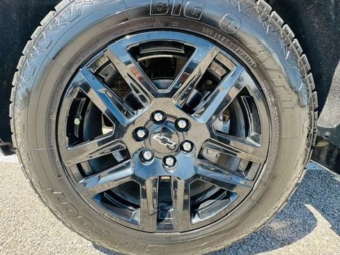 Used 2022 Chevrolet Silverado 1500 Custom RWD image 16