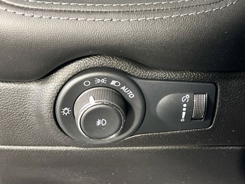 Used 2022 Dodge Durango SXT w/ Blacktop Package image 10