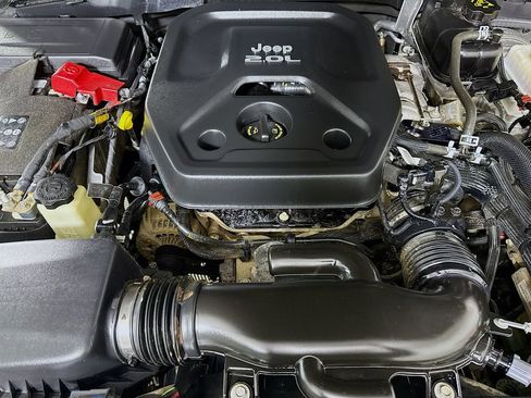 Used 2021 Jeep Wrangler Unlimited Sport image 32