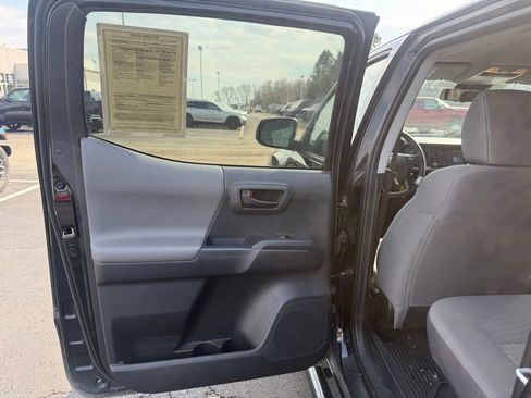Used 2023 Toyota Tacoma SR AWD/4WD image 25