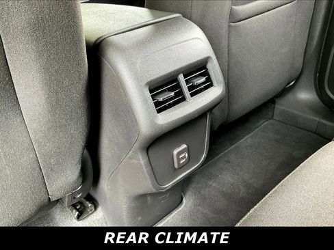 Used 2023 Chevrolet Equinox LT FWD image 10