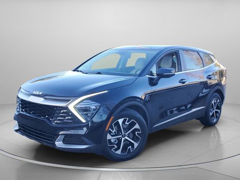 Certified 2024 Kia Sportage EX image 2