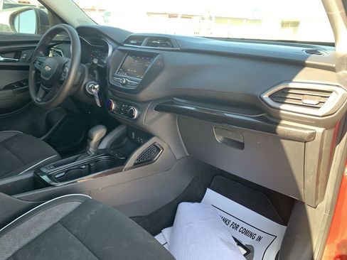 Used 2021 Chevrolet TrailBlazer LS FWD image 28