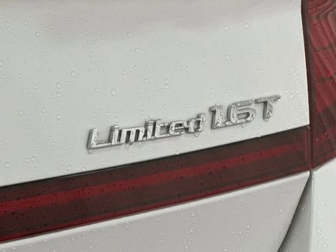 Used 2022 Hyundai Sonata Limited w/ Winter Weather Package image 17