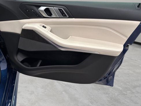 Used 2019 BMW X5 xDrive40i w/ M Sport Package image 52