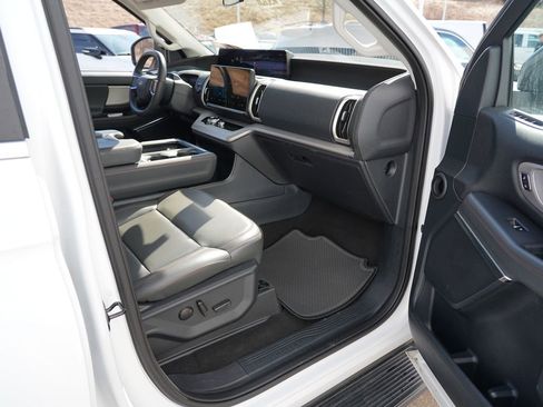 Used 2025 Ford Expedition Max Active image 30