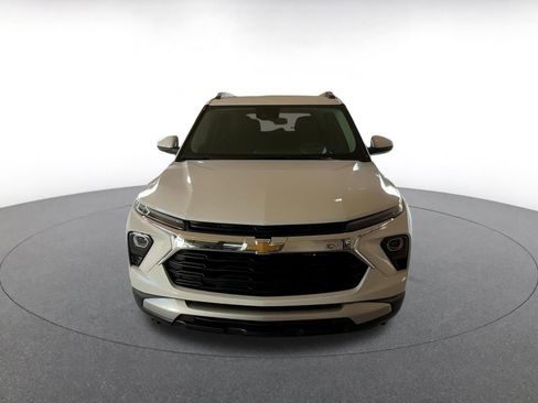 Used 2025 Chevrolet TrailBlazer LT image 4