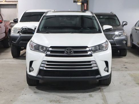 Used 2018 Toyota Highlander Limited image 2