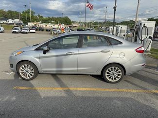 Used 2017 Ford Fiesta Titanium FWD video 2