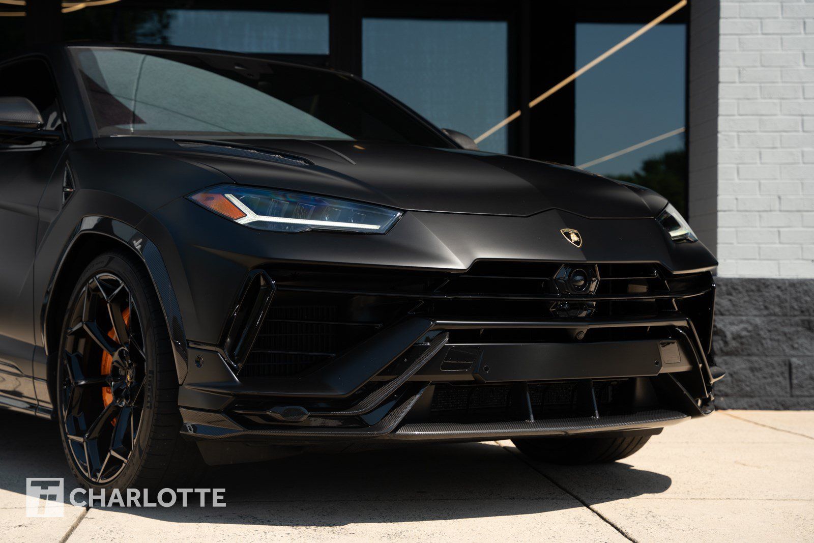 Used 2023 Lamborghini Urus Performante AWD/4WD image 3