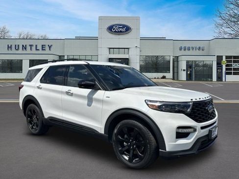 Used 2023 Ford Explorer ST-Line w/ Class IV Trailer Tow Package AWD/4WD image 3