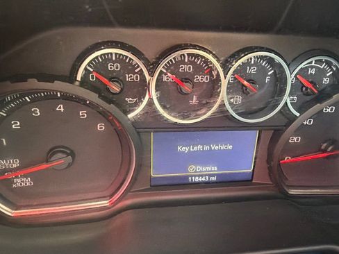 Used 2021 Chevrolet Suburban LT AWD/4WD image 8