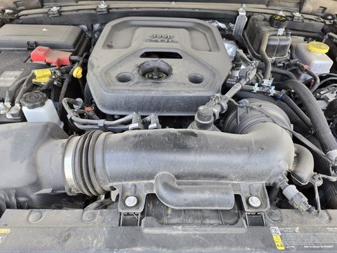 Used 2025 Jeep Wrangler Sahara AWD/4WD image 31